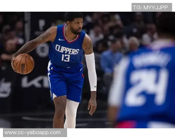 乔治复出表现平平上半场仅得7分3板状态待调整 乔治复出表现平平上半场仅得7分3板状态待调整