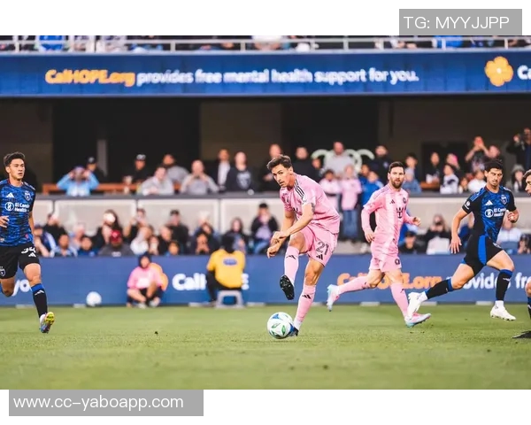 迈阿密国际全队合照亮相布斯克茨与阿尔巴成为焦点C位球员 迈阿密国际全队合照亮相布斯克茨与阿尔巴成为焦点C位球员