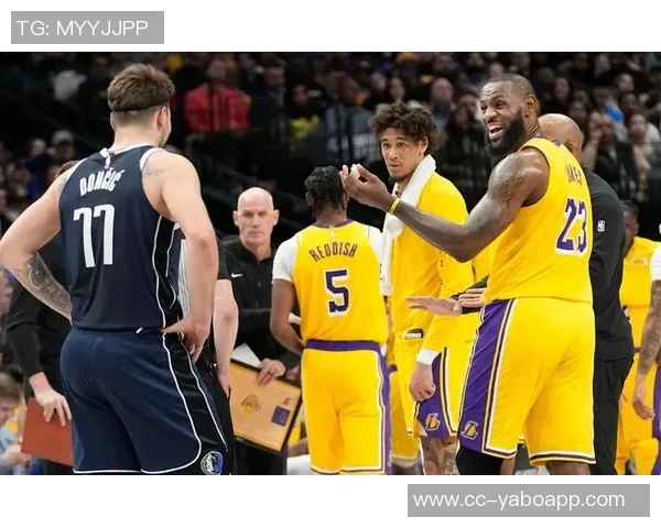 美记分析詹姆斯与东契奇重叠功能浓眉小里搭档更为合适 美记分析詹姆斯与东契奇重叠功能浓眉小里搭档更为合适